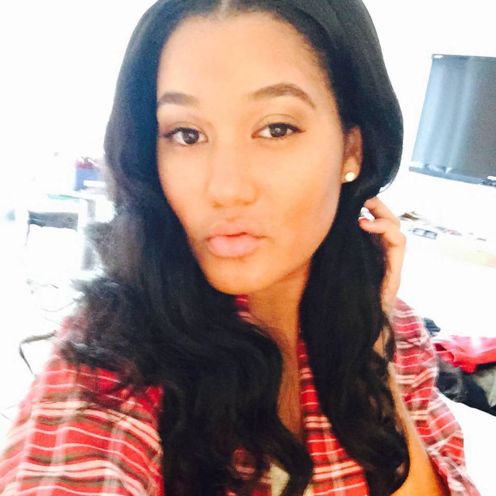 Meet your Posher, Elaina